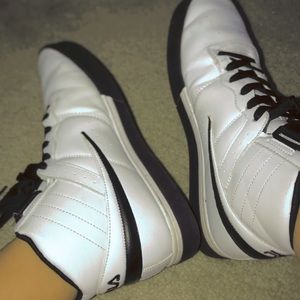 FILA Retro Black & White US Men Size 8